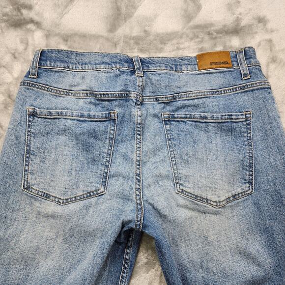RSQ Jeans Mens 33X30 Blue Distressed Relaxed Taper Leg Stretch Denim Casual - Picture 4 of 14